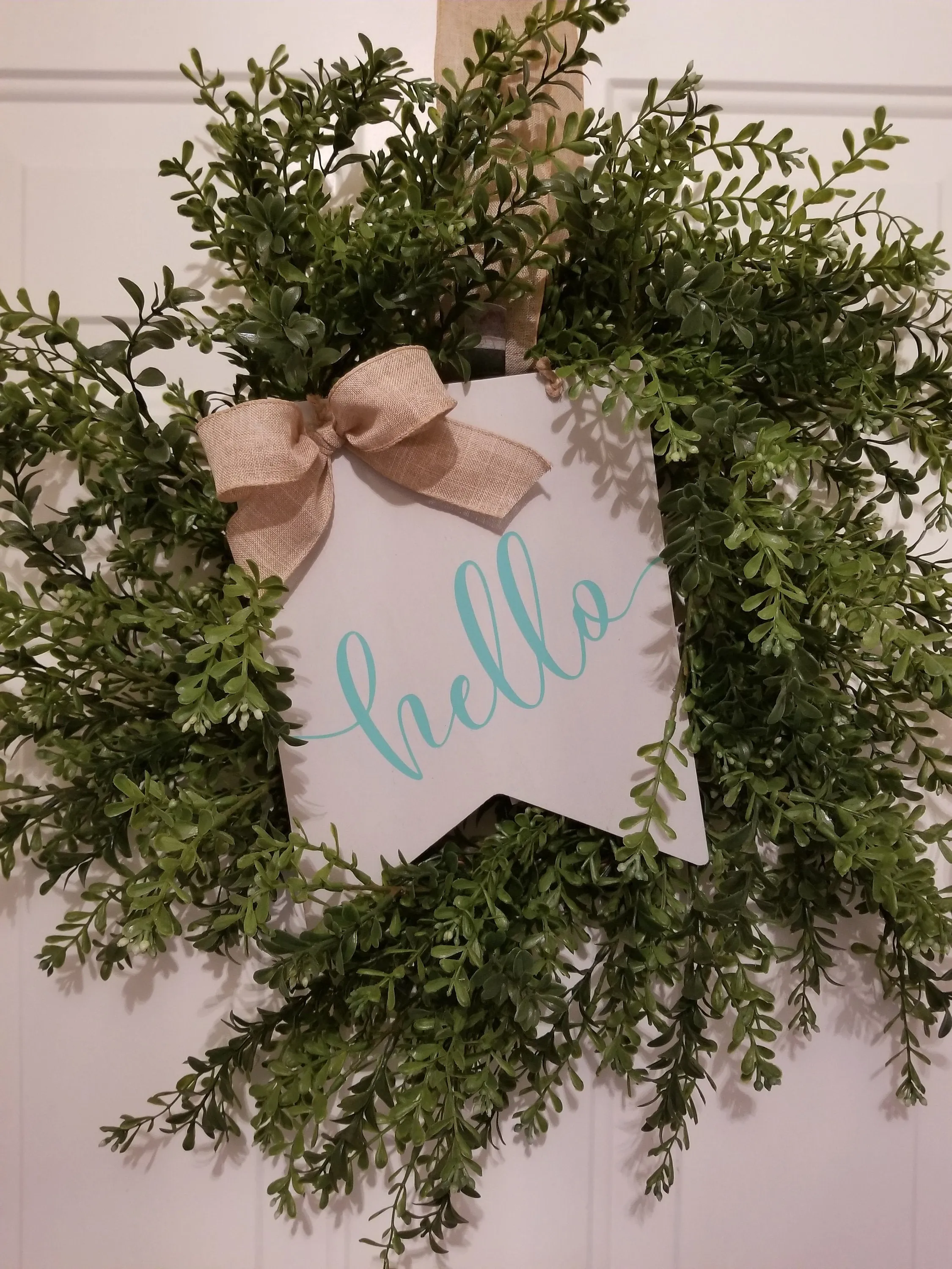 18" Green Wreath with 8x10 Wood Banner Sign - Hello/Welcome/Home Sweet Home