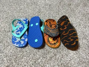 2 pair flip flops  - size Shoes-Size 08 Kids