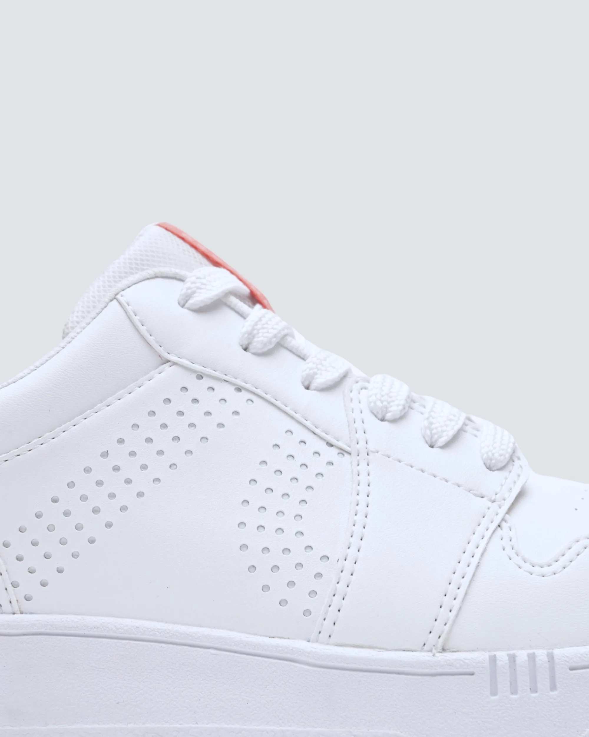 Contender 2.0 Shoe in Bright White