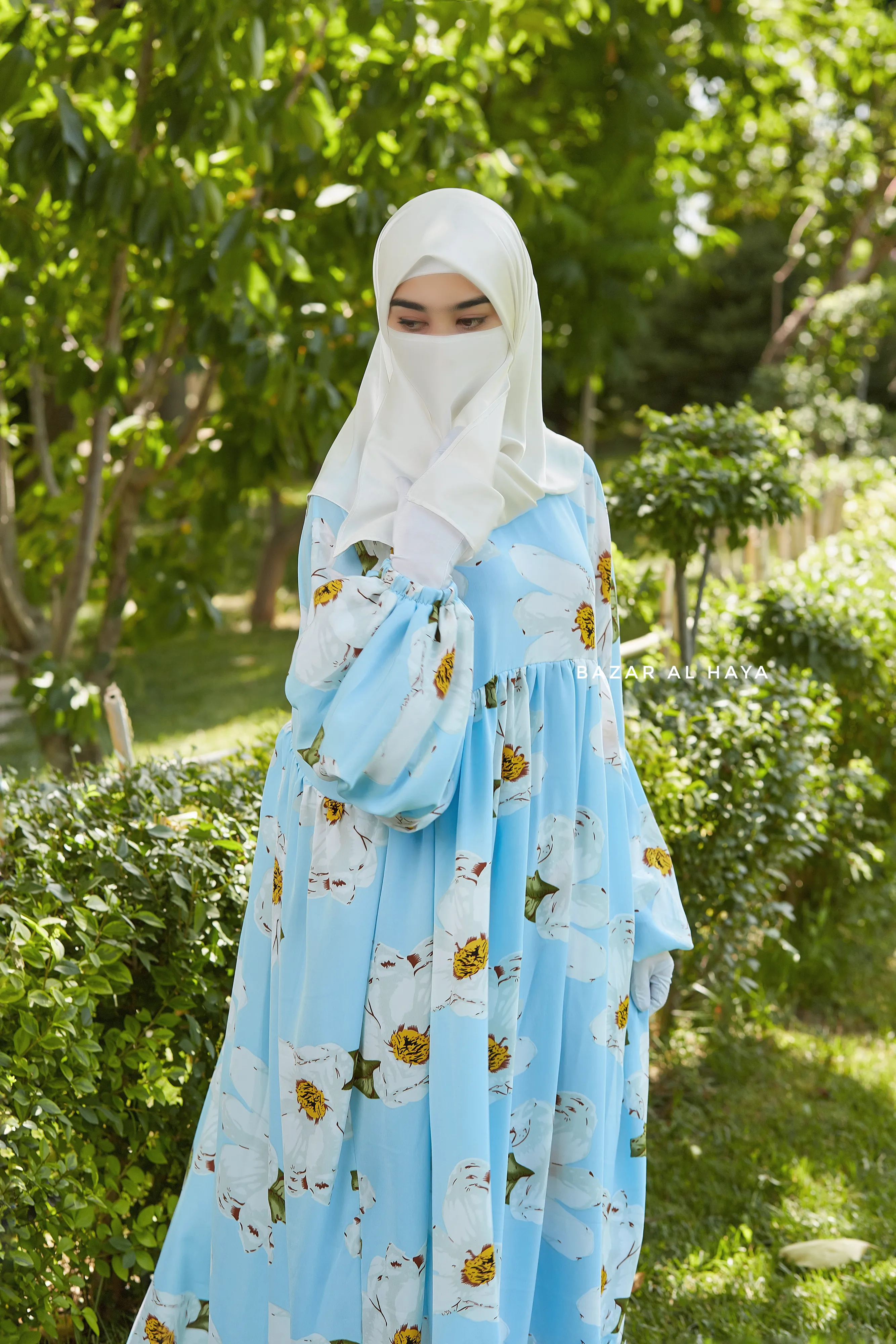 Muna Baby Blue Loose Fit Summer Abaya Dress - Viscose Cotton & Daisy Flower Print