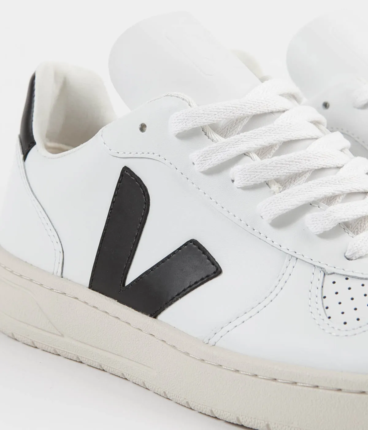 Veja V-10 Leather Shoes - Extra White / Black